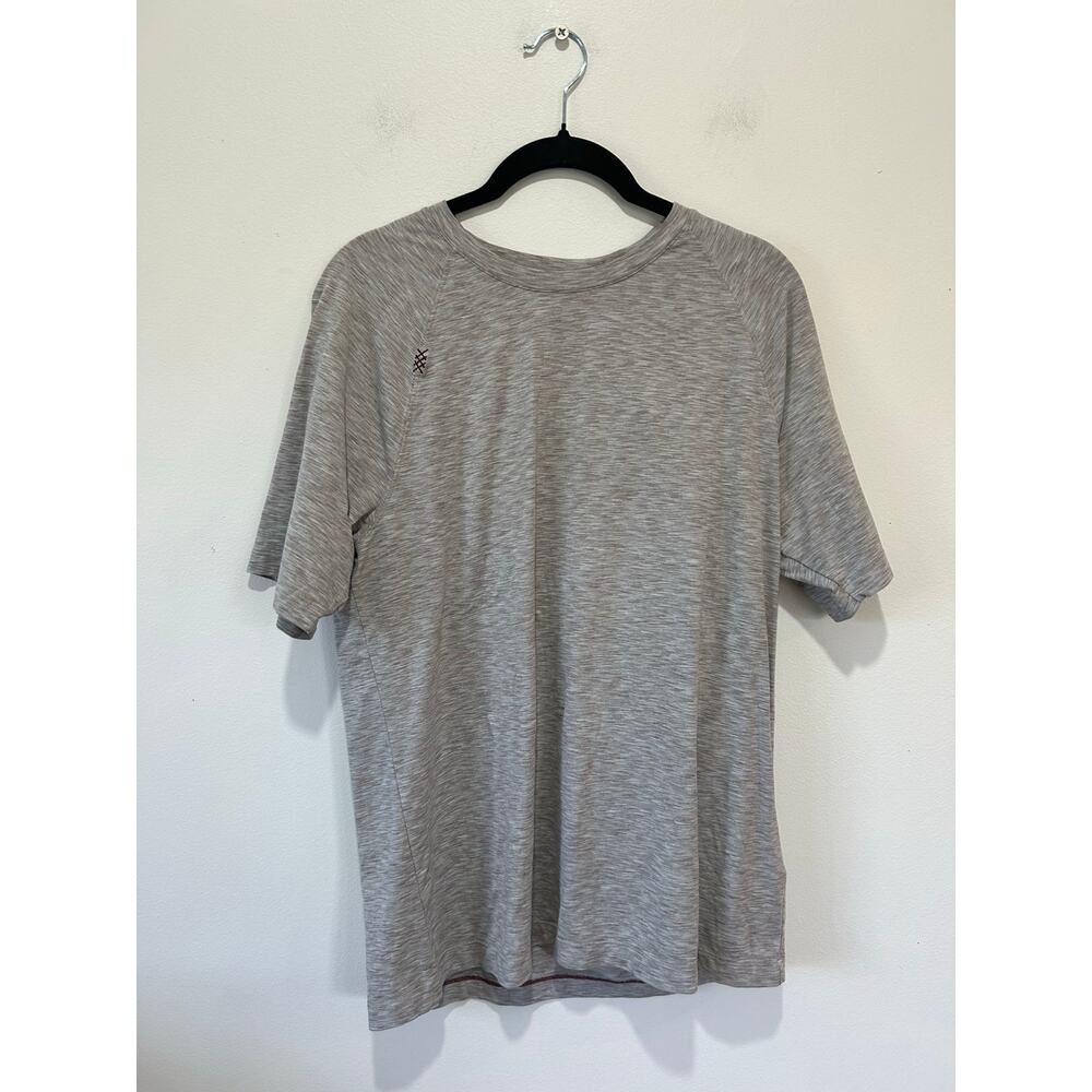 Rhone Reign men t shirt size M grey crewneck short sleeve performance athleisure